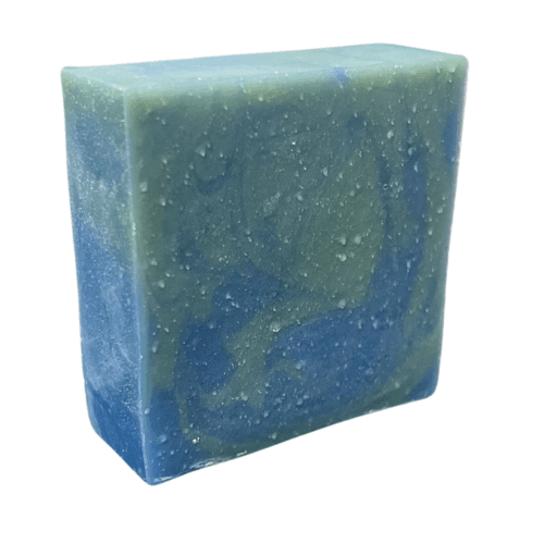 CARRIBEAN TEAKWOOD - This soap  features a unique fusion of Caribbean teakwood with hints of green, and coastal scents. Immerse yourself in the invigorating aroma of the sea and fresh beach air. Experience the ultimate satisfaction with this blend.