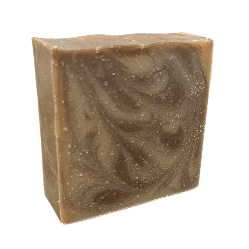 BUTTERSCOTCH & BOURBON - Sweet butterscotch and brown sugar middle notes are spun with top notes of warm cardamom with base notes of aged bourbon, white oak, and patchouli to enhance the richness of this scrumptious scent.